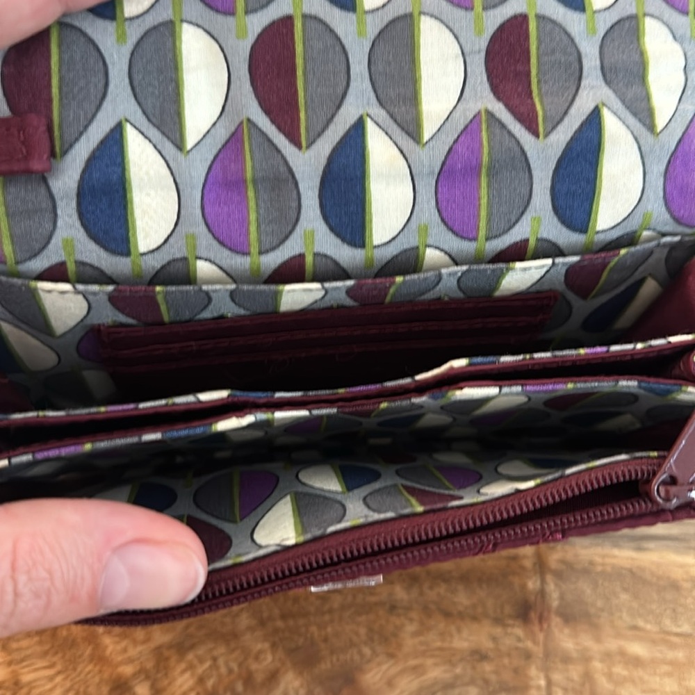 Vera Bradley maroon quilted wristlet purse wallet - Picture 6 of 9